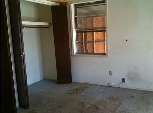 3rd image of 12 Hampstead Ln