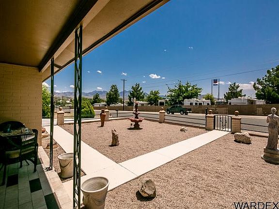 4th image of 721 W Spring St