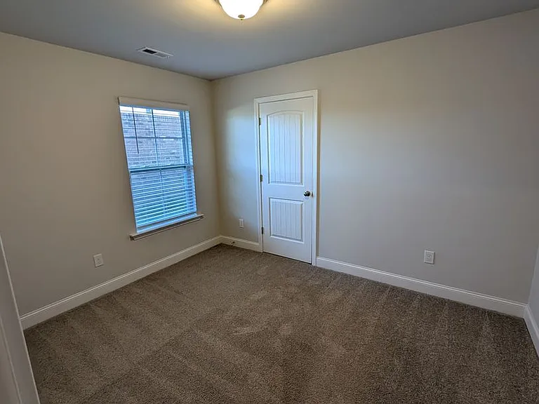 244 Abercorn Dr — Photo 5
