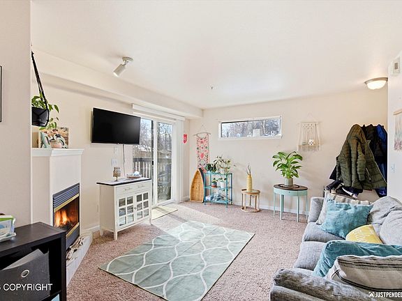 5th image of 5687 Denali St #A-b