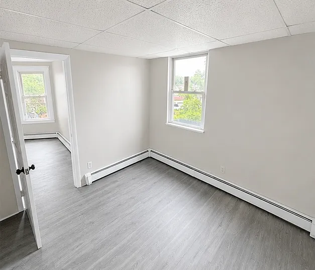 520 Schuyler Ave #BASEMENT — Photo 2