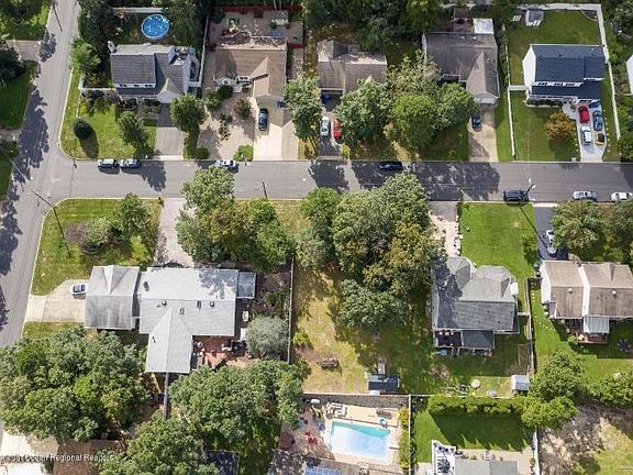 4th image of 475 Coral Ln