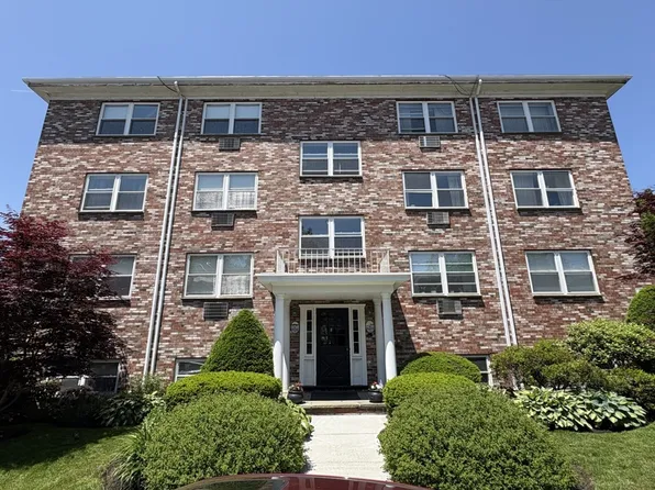 59 Prospect St APT B2, Marblehead, MA 01945