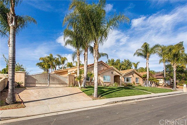 1st image of 15309 Larkspur St