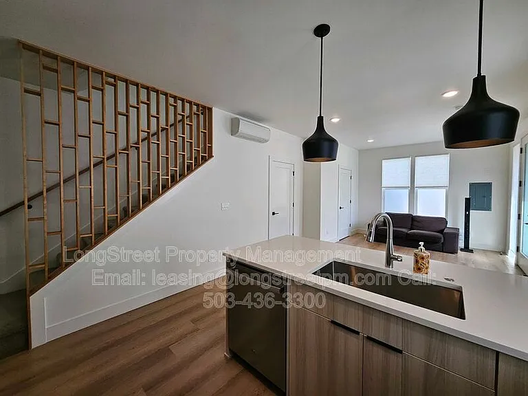 5277 N Oberlin St — Photo 3