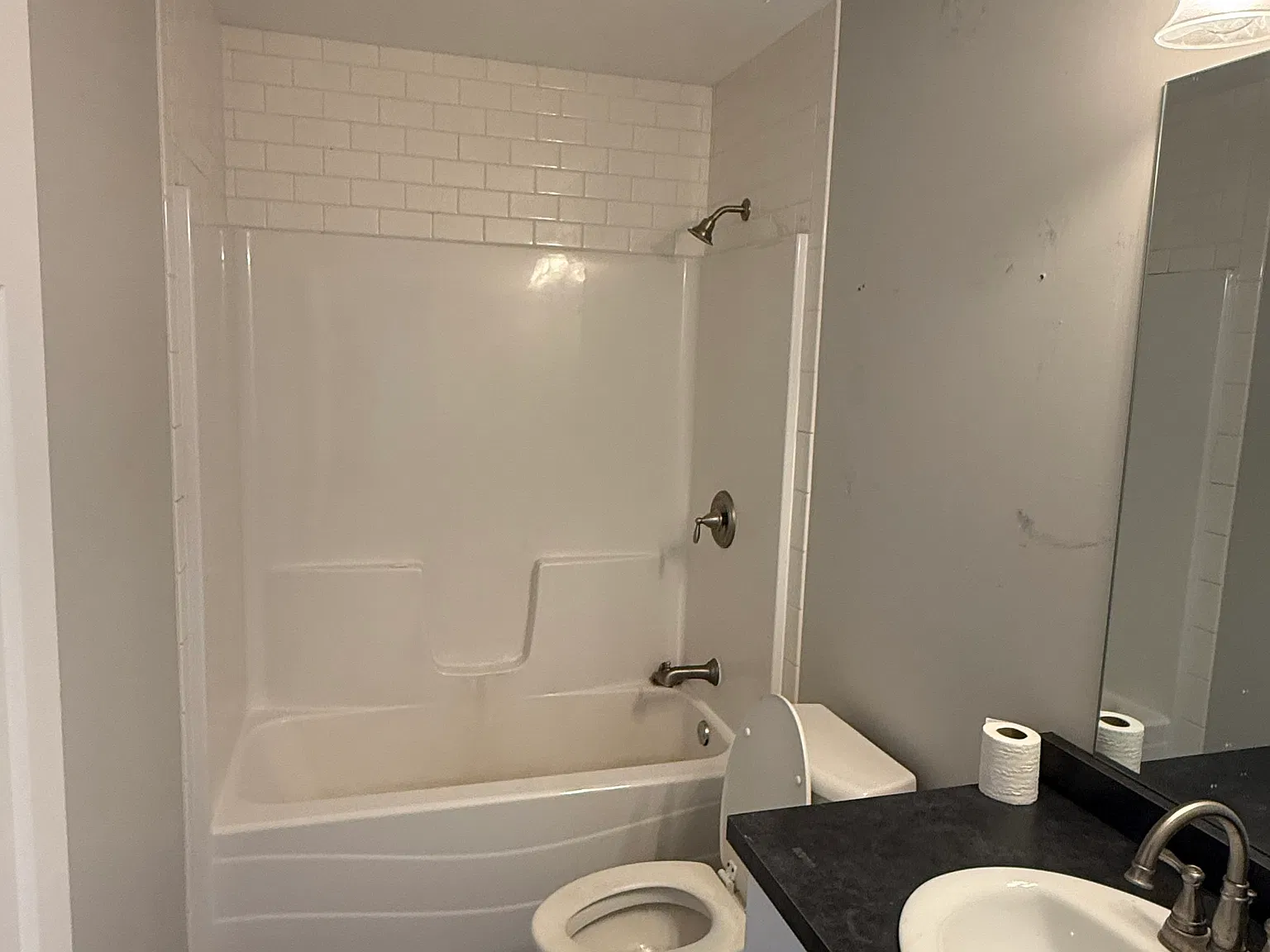3 bed, 1407 sqft, $2,200 — Photo 3