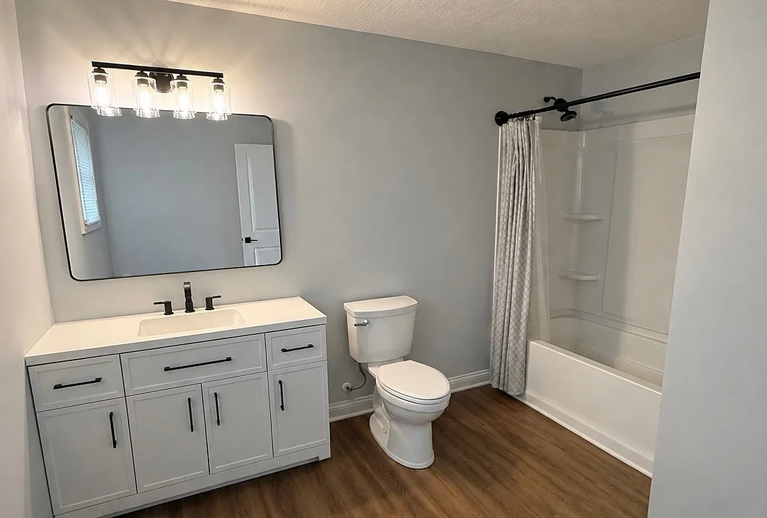 2 bed, 912 sqft, $1,800 — Photo 3