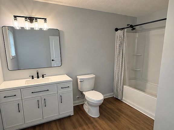 3rd image of 5350 Beaver Dr NE
