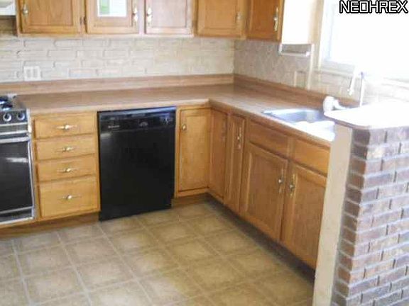 2nd image of 27651 Lake Shore Blvd #C-5