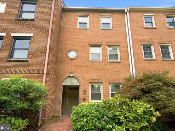 2413 9th St S, Arlington, VA 22204