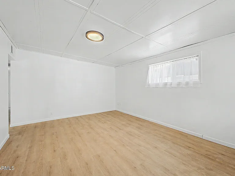 2038 E Lemon St — Photo 4
