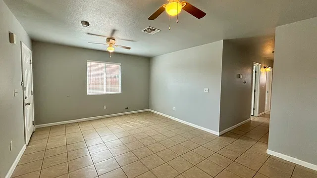 136 Keeney Court Unit B - 1 — Photo 4