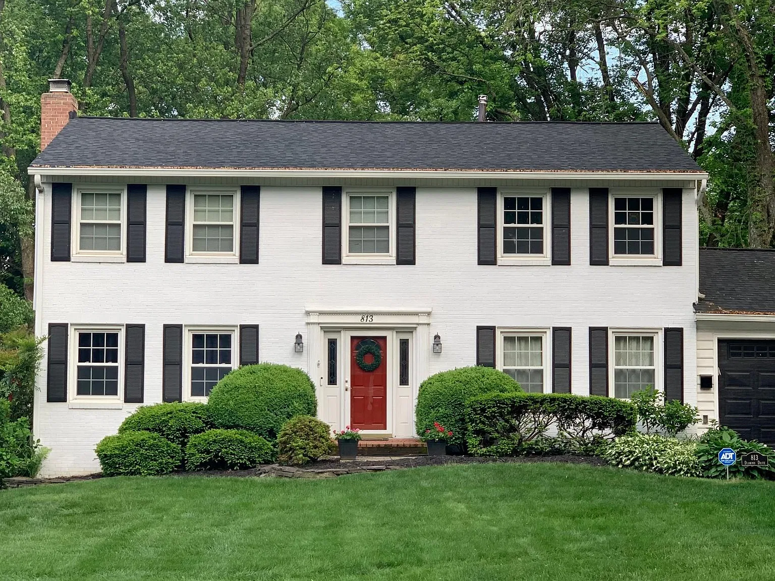 4 bed, 2.5 bath, 2718 sqft, $4,500 — Photo 1