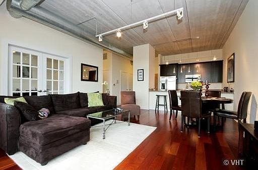 5th image of 3245 N Ashland Ave APT 4B