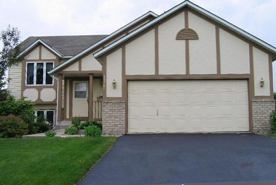 1st image of 18809 Barrington Dr