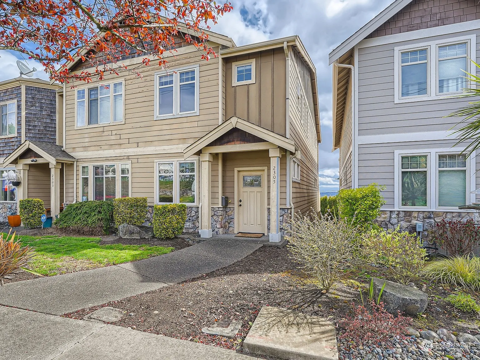 2305 S I Street photo 1