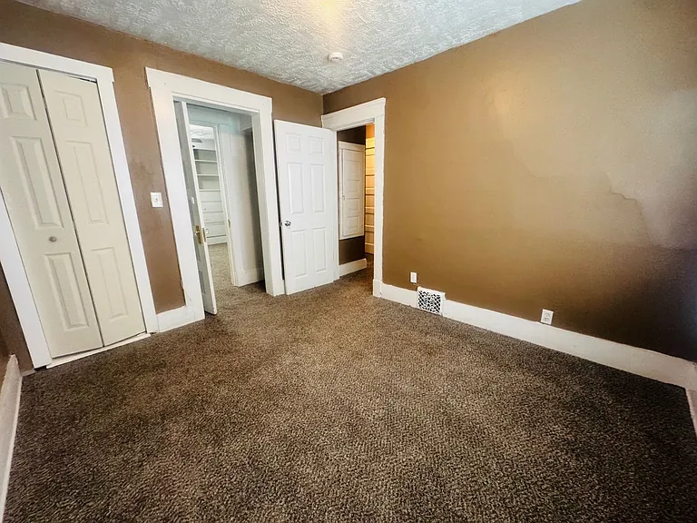 1056 E 99 ST. Cleveland, OH 44108 — Photo 16