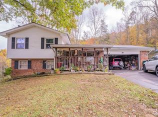 131 Winners Cir, Hurricane, WV 25526