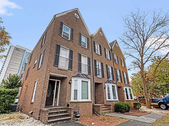 3rd image of 1506 Chester St. #B