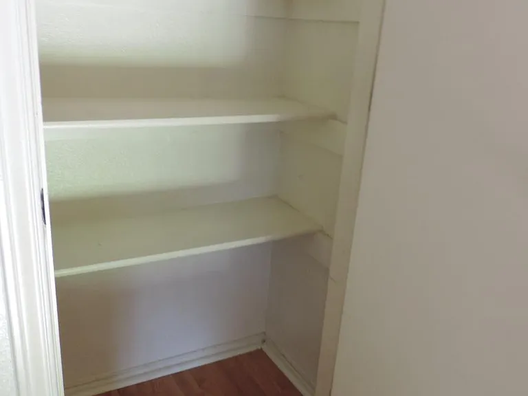 608 Meadow View Ct — Photo 7