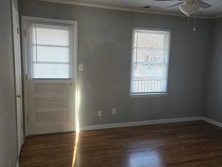 320 Vine St #2 — Photo 16