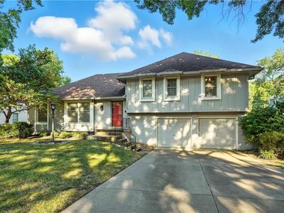 10449 Walnut Dr, Kansas City, MO, 64114