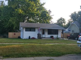 756 W Chestnut St, Freeport, IL 61032