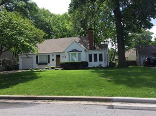 5313 Sycamore Dr, Roeland Park, KS 66205