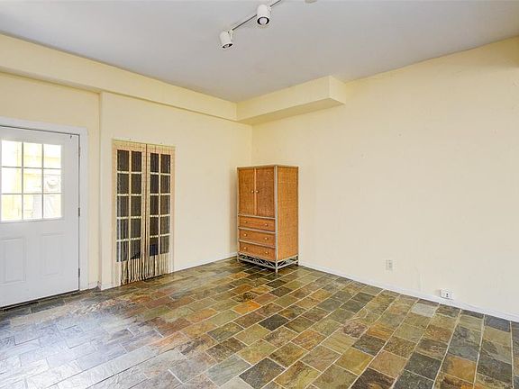 5th image of 5313 Palmetto St APT A