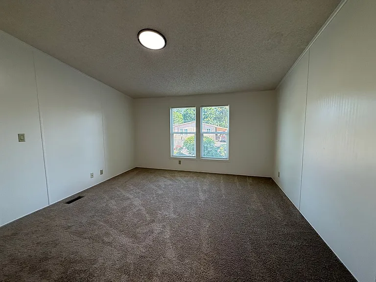 116 SE 8th St #26 — Photo 11