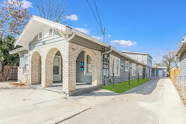 827 W Rosewood Ave #6 — Photo 3