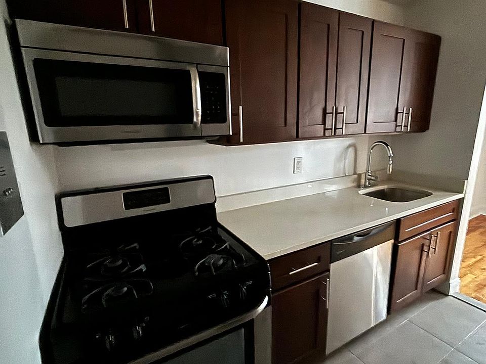 1st image of 11145 76th Dr #3