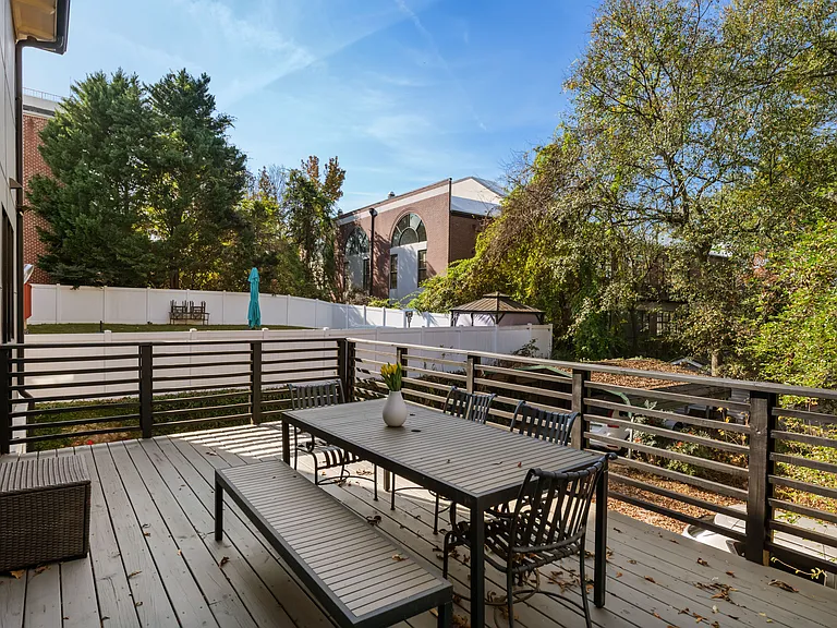 634 Bonaventure Ave NE — Photo 32