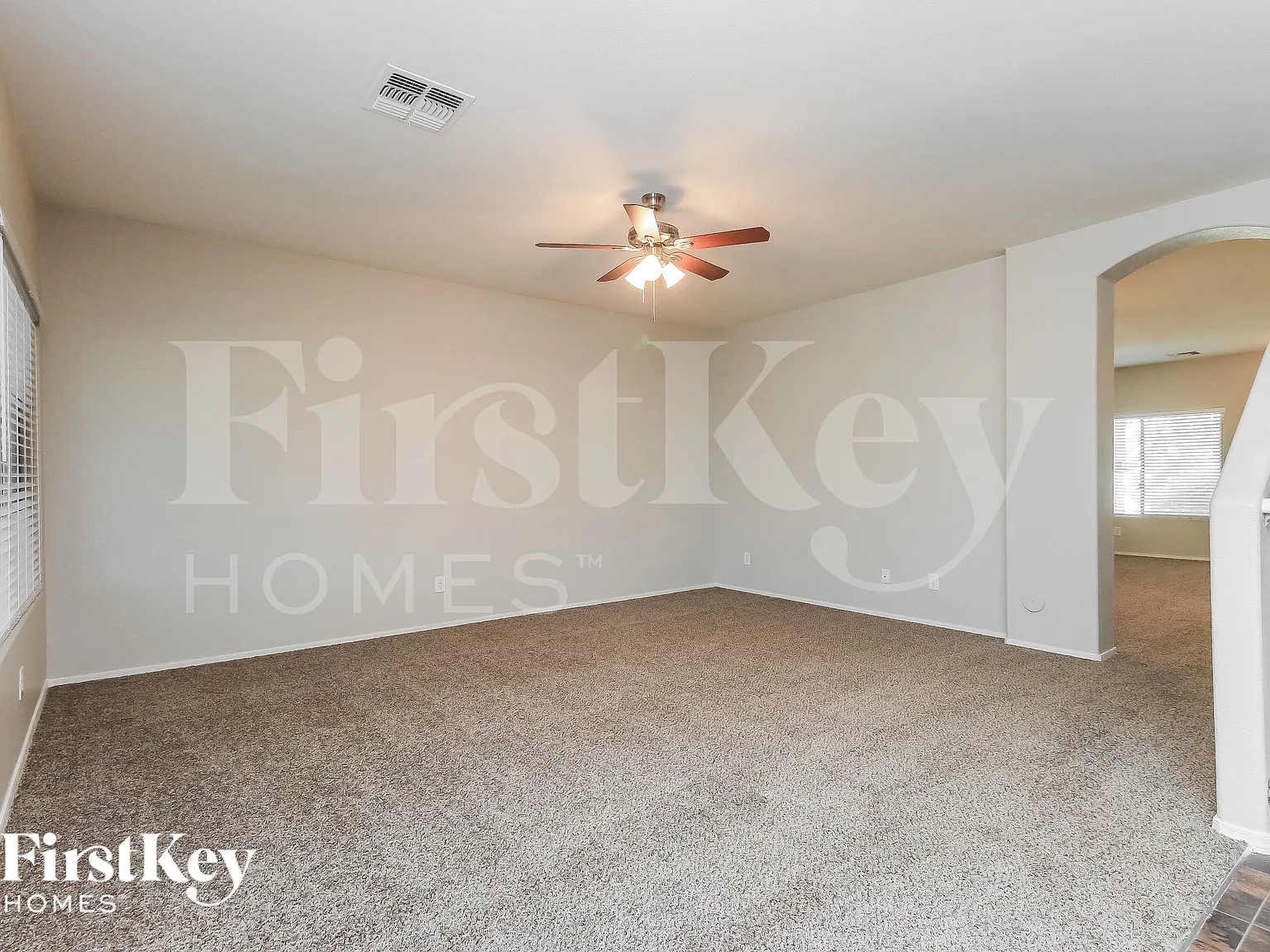 3 bed, 2.5 bath, 2560 sqft, $2,270 — Photo 3