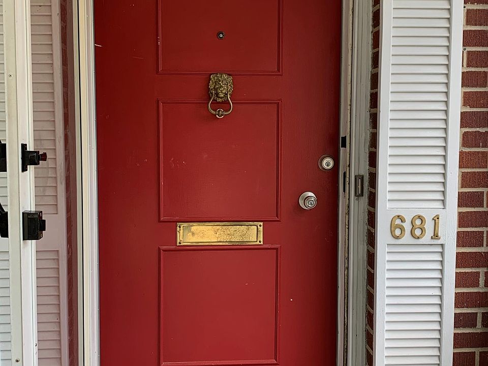 1st image of 681 Far Hills Ave