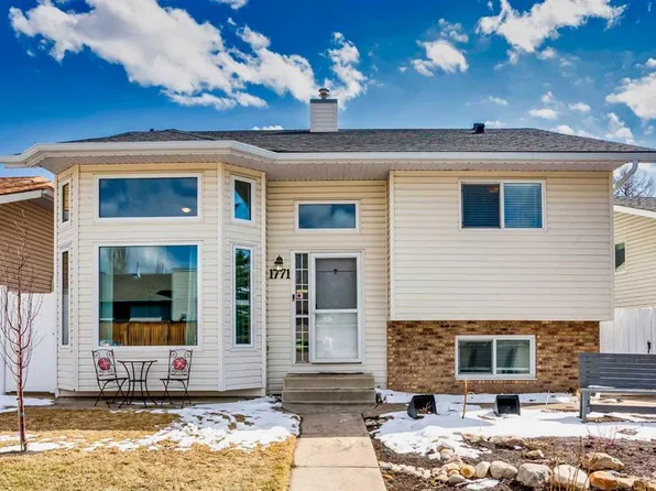 1771 N Meadowbrook Dr SE, Airdrie, AB T4A 2A4