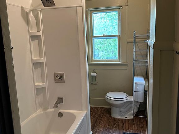 5th image of 210 1/2 N 18th St