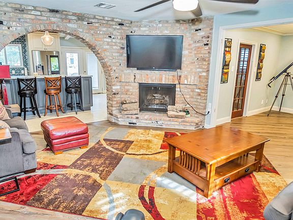 4th image of 2810 Westchester Cir