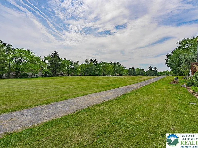 5650 Greens Dr — Photo 28