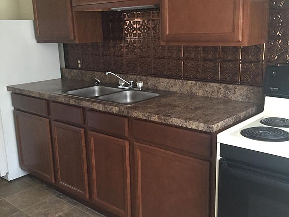 2nd image of 2311 E 52nd St