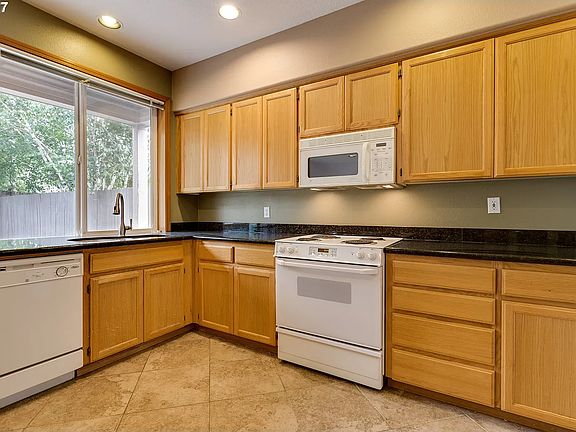 3rd image of 1643 Leewood Ave NE