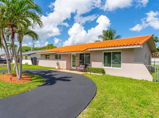 10121 SW 4th St, Miami, FL 33174