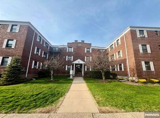 241 E Main St APT 3A, Bergenfield, NJ