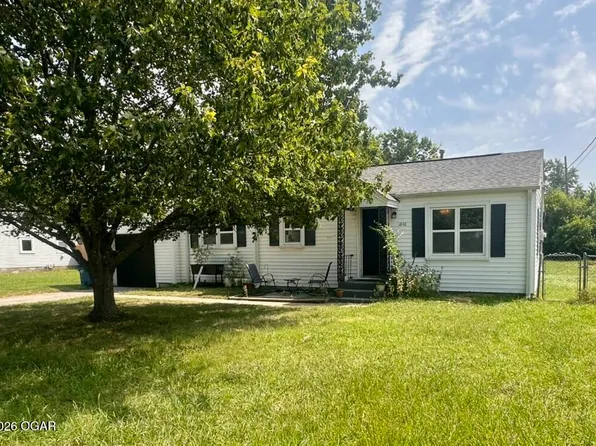 1846 Hazel St, Carthage, MO 64836