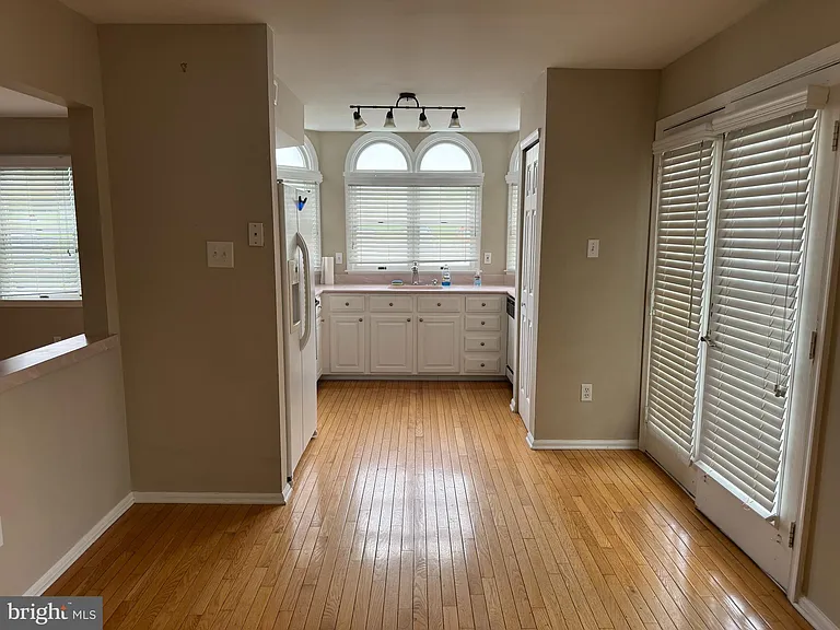 1417 Kathleen Ct — Photo 3
