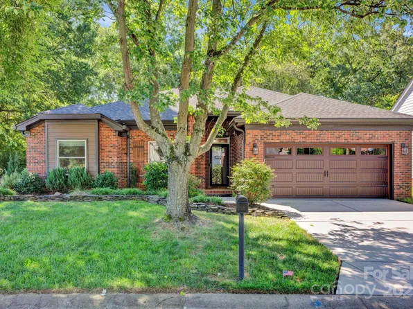 211 Southhaven Dr, Mooresville, NC 28117