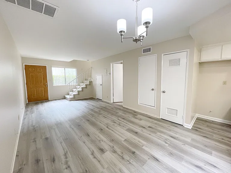 1206 Viola Ave — Photo 6