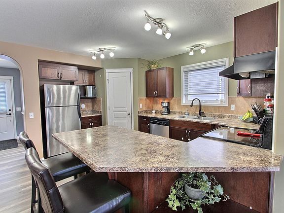 2nd image of 415 Hemingway Rd NW