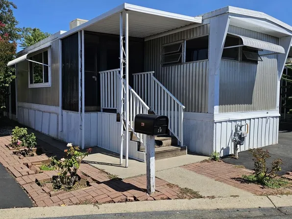 29 Golden Inn Way, Rancho Cordova, CA 95670
