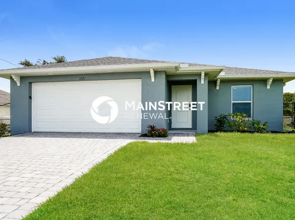 1221 NE 4th Pl, Cape Coral, FL 33909